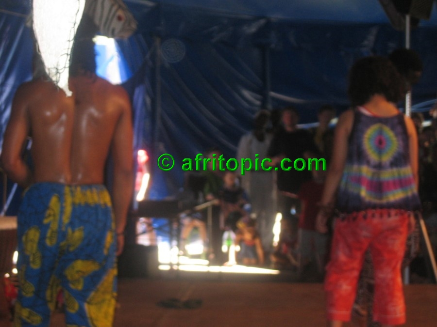 ../Images/AfricaFestival-28-29May05 124.jpg